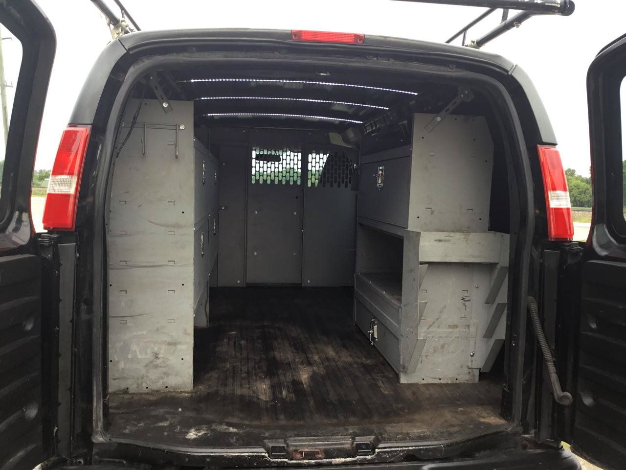 Used 2020 Chevrolet Express 2500 w/ Communications Package RWD image 17