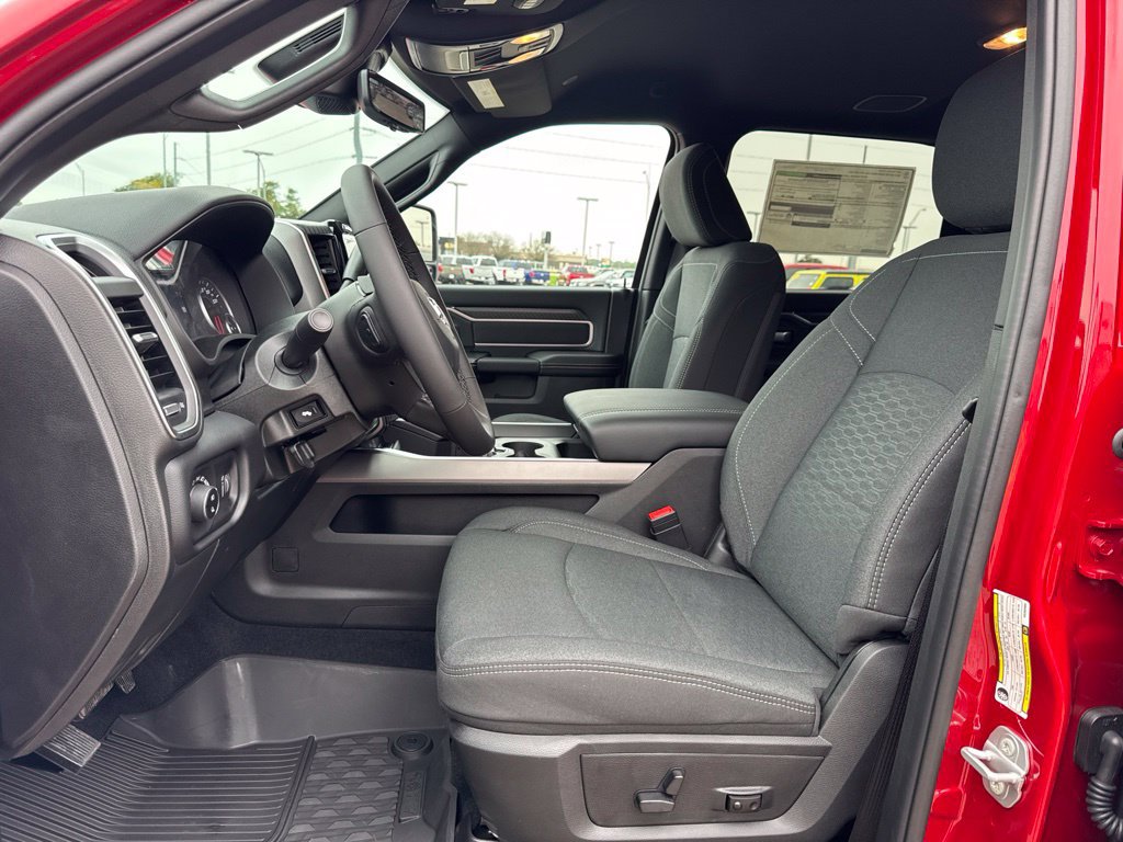 New 2027 RAM 3500 Big Horn AWD/4WD image 4