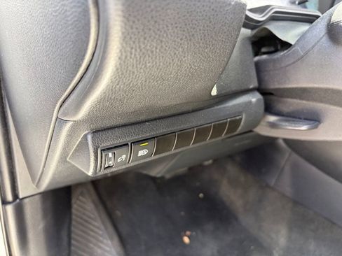 Used 2022 Toyota Corolla LE FWD image 8