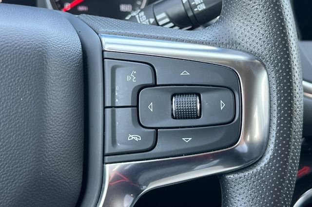 Used 2025 Chevrolet Blazer LT AWD/4WD image 32