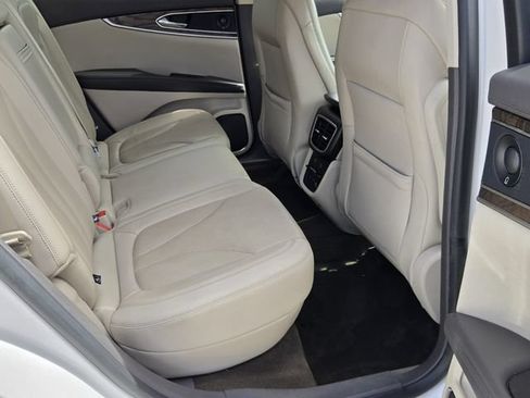 Used 2019 Lincoln Nautilus Reserve FWD image 14