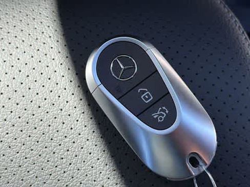 Certified 2026 Mercedes-Benz GLC 300 4MATIC image 37