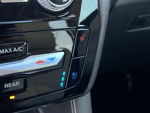 Used 2022 Ford Explorer Platinum w/ Equipment Group 601A image 29