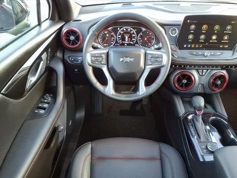 Used 2024 Chevrolet Blazer RS w/ Enhanced Convenience Package image 18