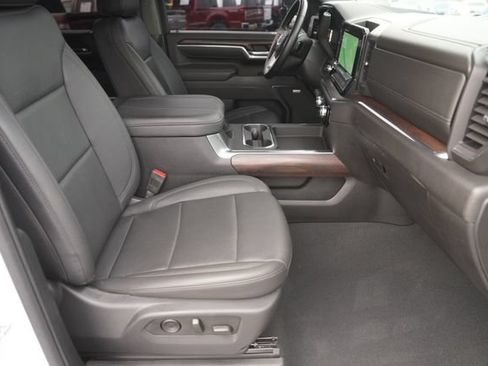 Used 2025 GMC Sierra 2500 SLT w/ SLT Convenience Package AWD/4WD image 18