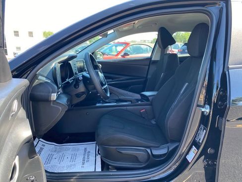 Certified 2023 Hyundai Elantra SEL FWD image 13