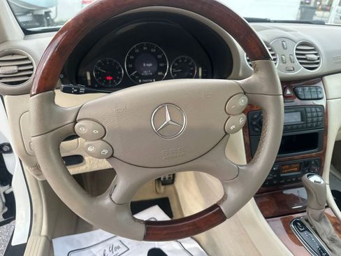 Used 2004 Mercedes-Benz CLK 320 image 21