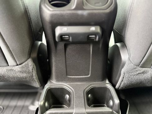 Used 2022 Jeep Wrangler Unlimited Sport image 26