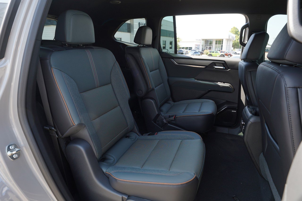 New 2026 GMC Acadia AT4 w/ Super Cruise Package AWD/4WD image 25