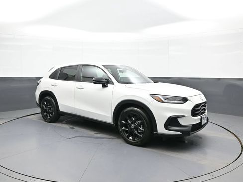 Used 2025 Honda HR-V Sport image 4