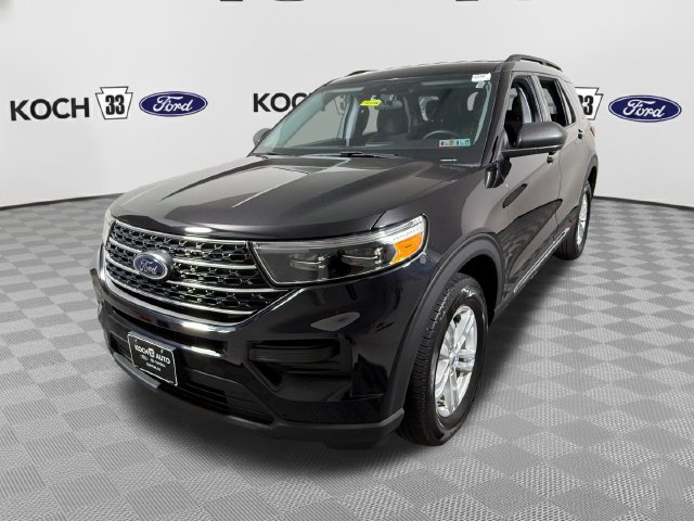 Used 2023 Ford Explorer XLT AWD/4WD image 3