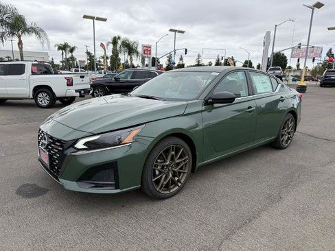 New 2025 Nissan Altima 2.5 SR w/ SR Premium Package image 3