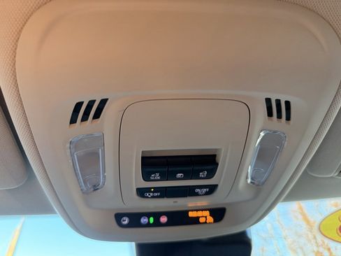 Used 2023 Buick Envision Essence w/ Sport Touring Package image 28