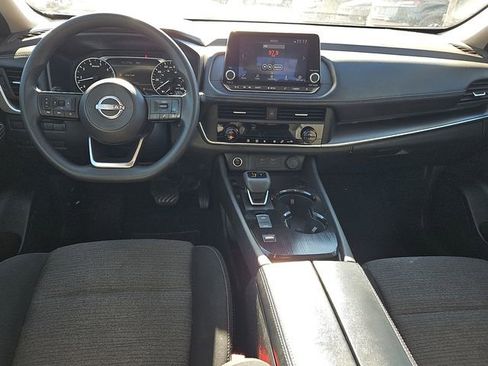 Used 2023 Nissan Rogue SV image 12