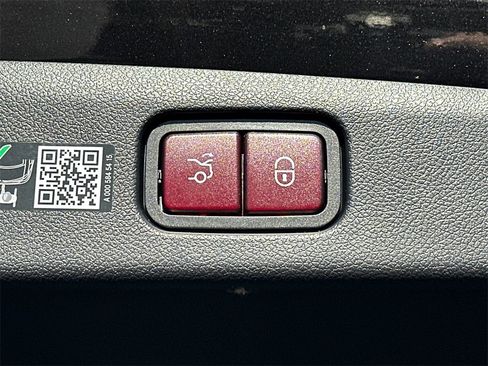 Certified 2025 Mercedes-Benz E 350 4MATIC Sedan image 21