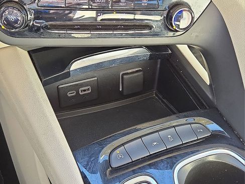 Used 2023 Buick Envision Preferred image 29