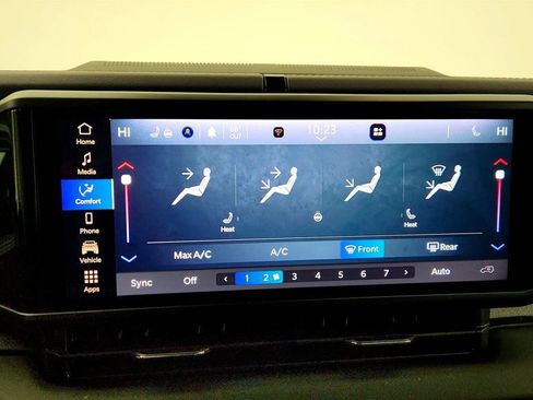 Used 2025 Jeep Wrangler Unlimited Sahara image 19