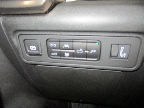 New 2025 GMC Hummer EV 3X w/ LPO, Dark Essentials Package image 23