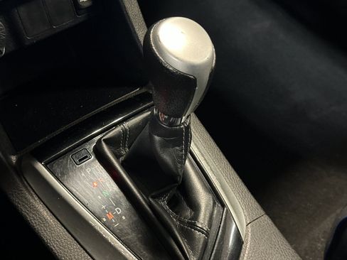 Used 2019 Toyota Corolla SE w/ Carpet Mat Package (TMS) FWD image 19