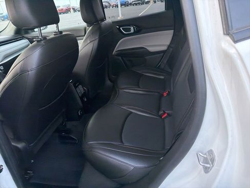 Used 2023 Jeep Compass Limited image 9