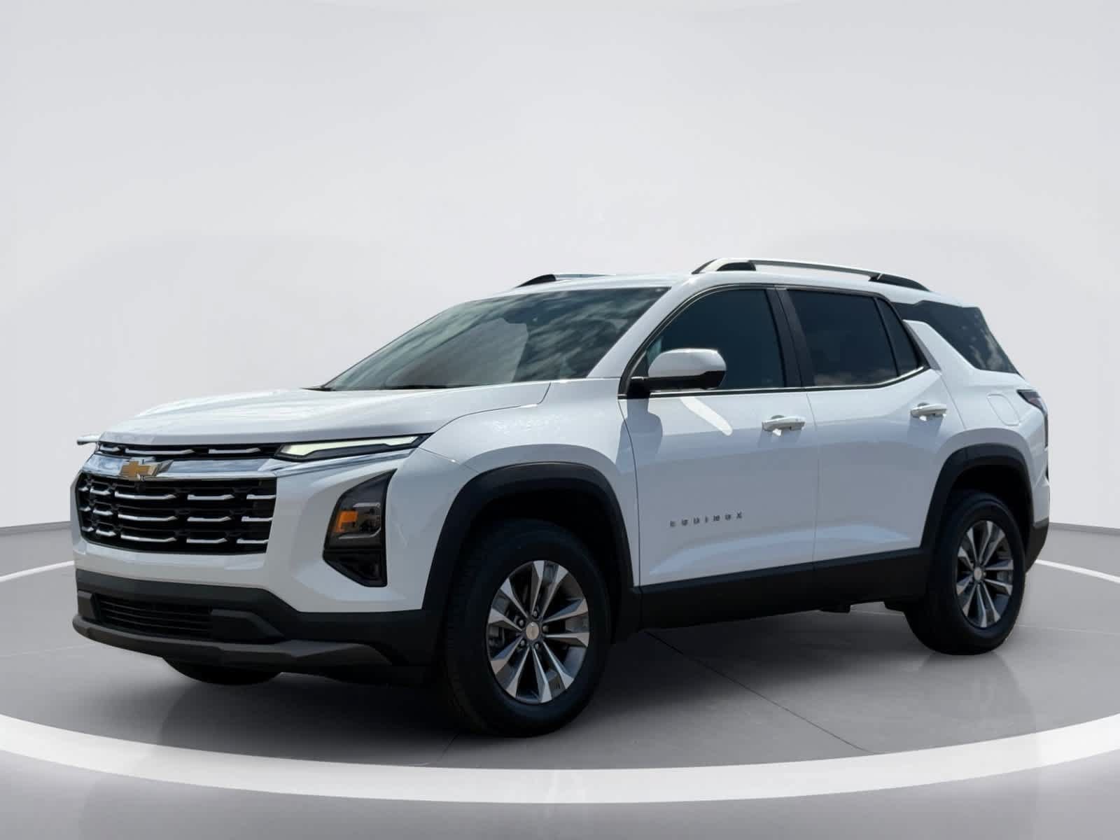 Used 2025 Chevrolet Equinox LT w/ Convenience Package II FWD image 2