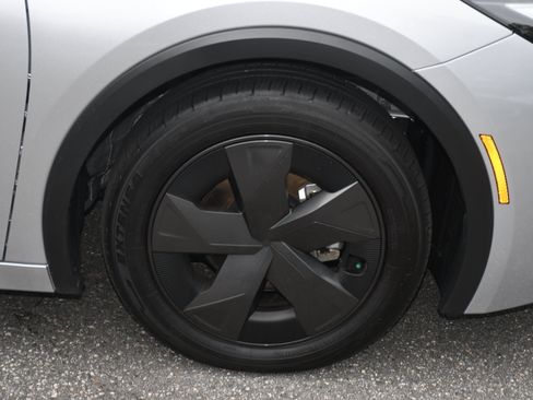 Used 2025 Toyota Prius LE FWD image 20