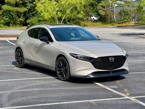 Used 2024 MAZDA MAZDA3 Hatchback w/Premium Plus Pkg AWD/4WD image 11
