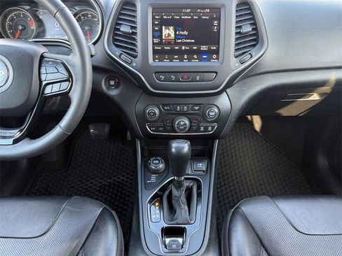 Certified 2023 Jeep Cherokee Altitude Lux image 11