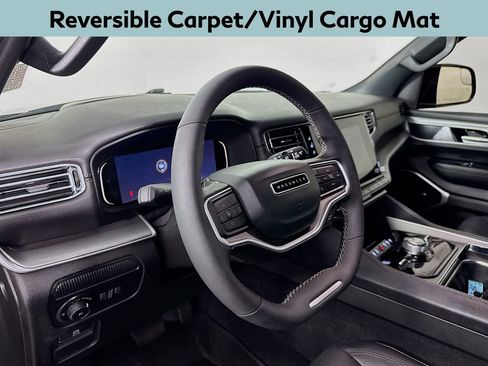 Used 2025 Jeep Wagoneer Series II w/ Convenience Group I image 9