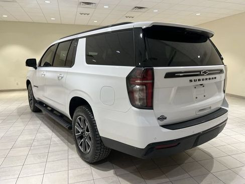 Certified 2024 Chevrolet Suburban Z71 w/ Luxury Package AWD/4WD image 3