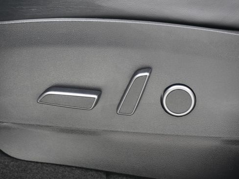 Used 2022 Tesla Model Y Performance AWD/4WD image 15