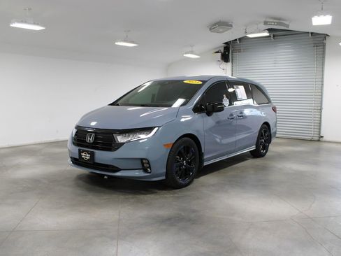 Used 2023 Honda Odyssey Sport image 5