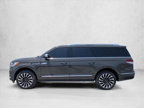 Used 2024 Lincoln Navigator L Black Label AWD/4WD image 9
