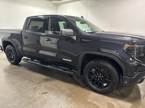 Used 2023 GMC Sierra 1500 Elevation AWD/4WD image 2