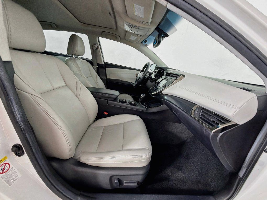Used 2016 Toyota Avalon Touring FWD image 29