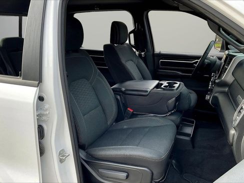 Used 2025 RAM 1500 Big Horn AWD/4WD image 23