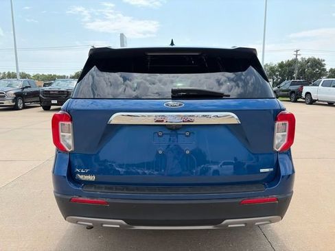 Used 2020 Ford Explorer XLT w/ Equipment Group 202A AWD/4WD image 4