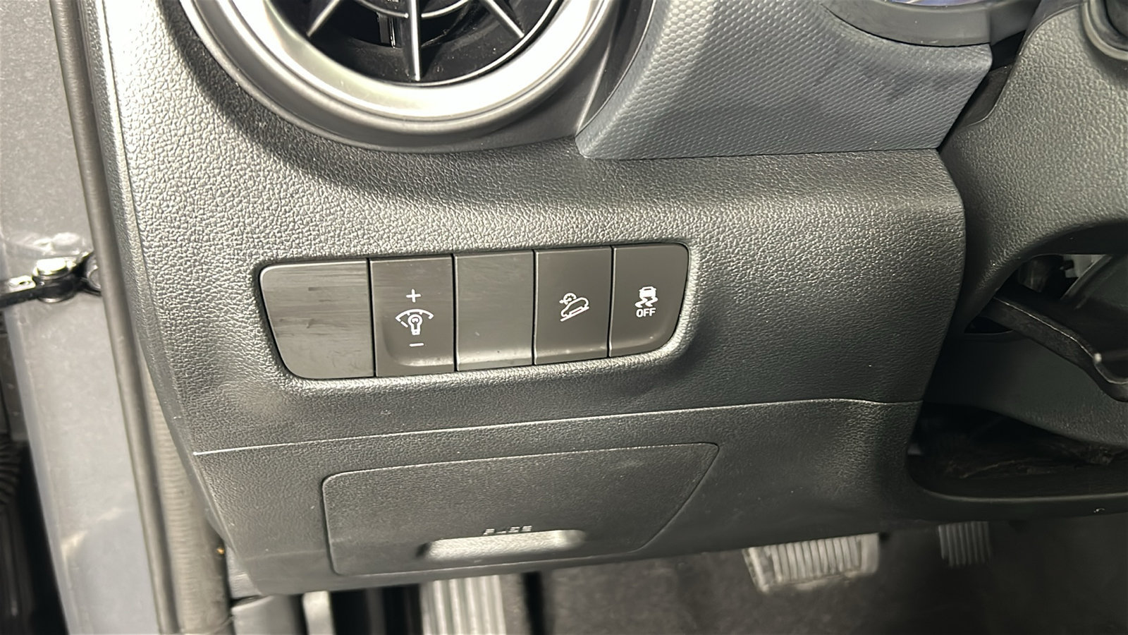 Certified 2023 Hyundai Kona SEL FWD image 25
