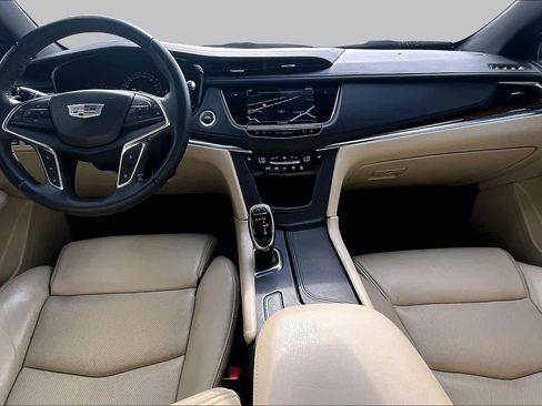 Used 2017 Cadillac XT5 Luxury w/ Driver Awareness Package FWD image 14