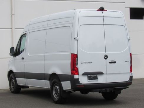 Used 2025 Mercedes-Benz Sprinter 2500 image 5