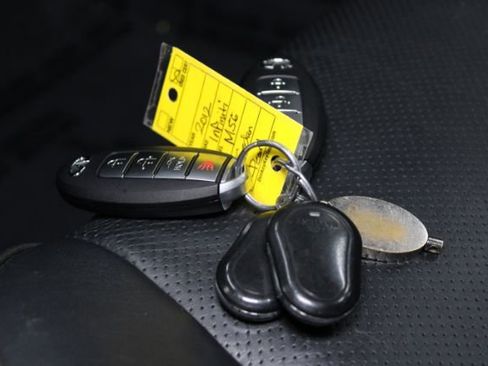 Used 2012 INFINITI M56 x w/ Deluxe Touring Pkg image 16