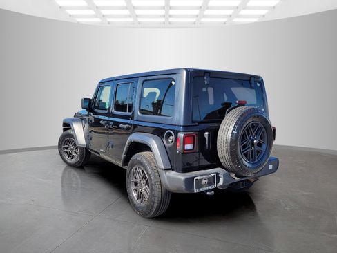 Used 2024 Jeep Wrangler Unlimited Sport AWD/4WD image 7