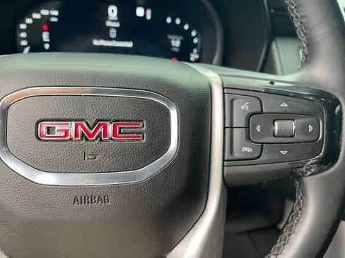 Used 2023 GMC Yukon SLE RWD image 32
