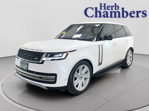 Used 2022 Land Rover Range Rover SE image 4
