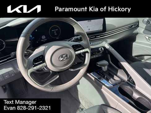 Used 2023 Hyundai Elantra SEL w/ Convenience Package FWD image 18