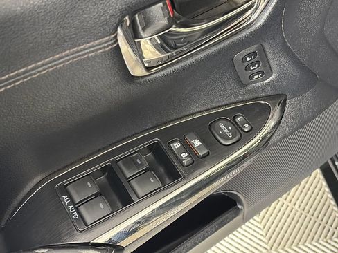 Used 2014 Toyota Avalon XLE Touring FWD image 25