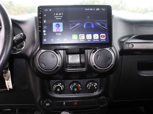 Used 2013 Jeep Wrangler Unlimited Sport image 14