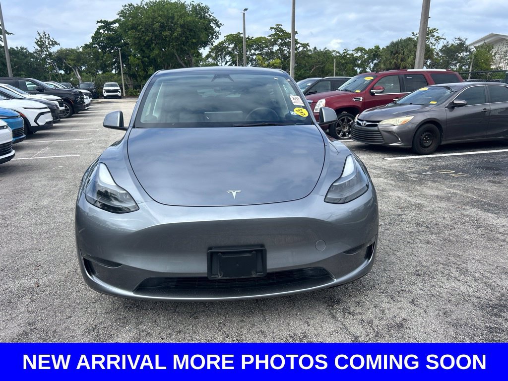 Used 2025 Tesla Model Y Long Range AWD/4WD image 2