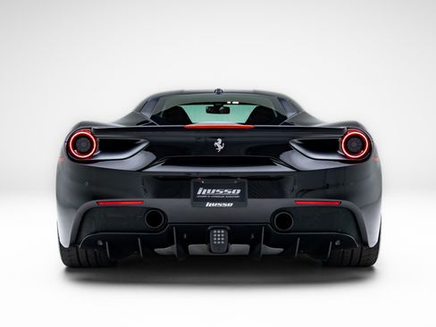 Used 2019 Ferrari 488 GTB RWD image 6