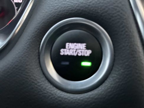 Certified 2023 Chevrolet Traverse RS image 17